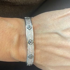 Park lane royal bracelet, 2 sides to give a different look.  Silver tone - nwot